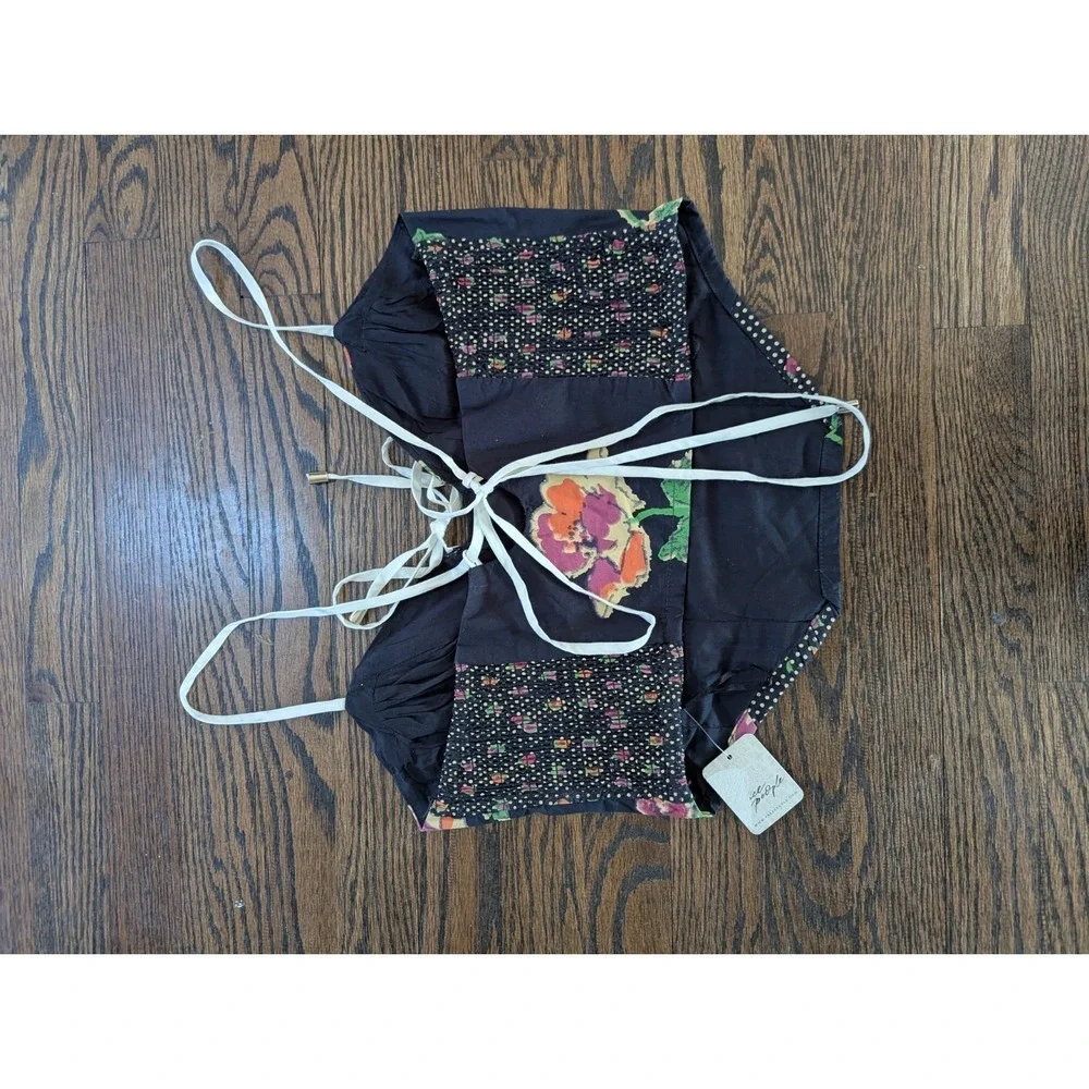 Free People piping fit 5in